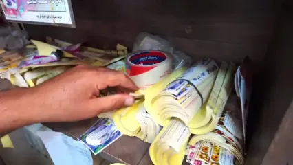 ببینید؛ فرآیند برداشت گل محمدی از مزارع کاشان و تهیه گلاب با آن به روش سنتی