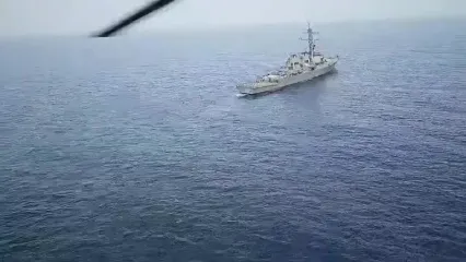 فیلم هشدار قاطع بالگرد نیروی دریایی ایران به ناوشکن آمریکایی در دریایی عمان