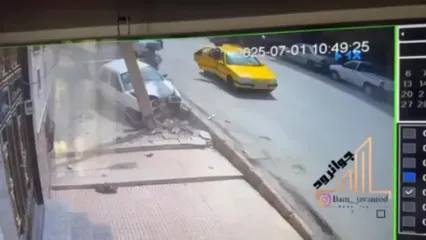 فیلمی از تصادف عجیب پراید با تیر برق در جوانرود!
