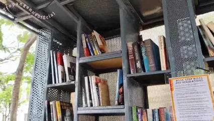 کوچک‌ترین کتابخانه عمومی جهان را ببینید