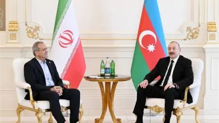 دیدار پزشکیان و علی اف در نشست سران اکو