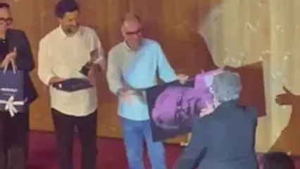 شوکه شدن حسن پورشیرازی توسط همسرش در پانزدهمین جشن منتقدان و نویسندگان سینمایی ایران