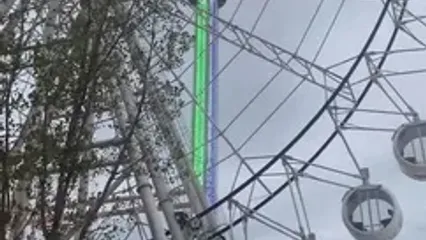 آتش در قلب شهربازی سیمرغ / چرخ‌وفلک محمودآباد شعله‌ور شد