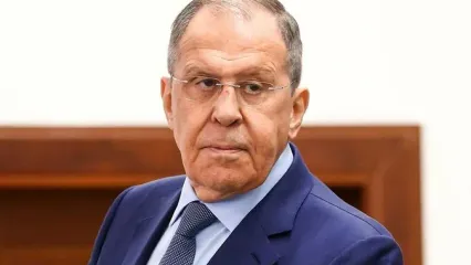 تیشرت لاوروف در سفر به آلاسکا سوژه شد