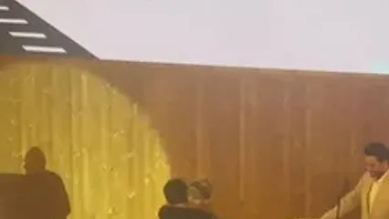 اعلام برندگان بهترین بازیگرهای نقش اول مرد توسط حامد بهداد در پانزدهمین جشن منتقدان و نویسندگان سینمایی ایران