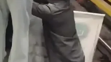 ببینید؛ خودکشی نافرجام یک مرد ۵۰ ساله در مترو تهران