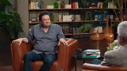 گروس عبدالملکیان: شاعر کشف نمی‌کند، پنهان می‌کند/ شعر حسودترین معشوق دنیاست