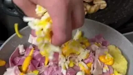 چیپس و پنیر تابه ای را اینطور درست می کنند