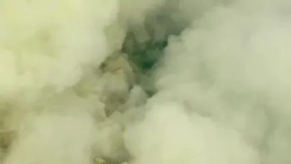 تنها آتش‌فشان آبی‌رنگ جهان؛ جایی که طبیعت جادو می‌کند