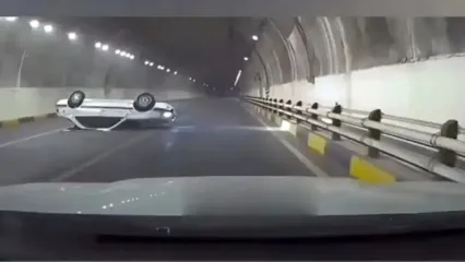 لحظه هولناک واژگونی پژو پارس در شیراز