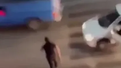 وحشت در چالوس؛ حمله به پژو ۲۰۶ و پاسخ راننده با مسلسل کلاشنیکف!