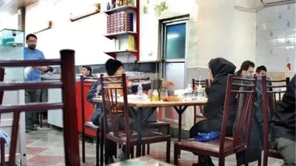 لحظه زیر گرفتن مردم در یک رستوران در کرج