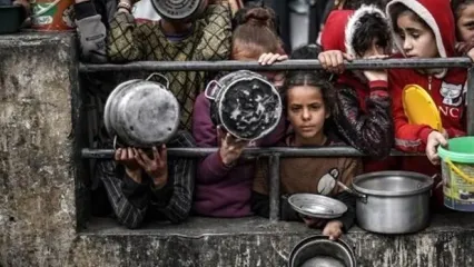 تصاویر غم‌انگیز از درگیری کودکان غزه با قحطی