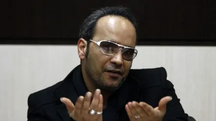 اجرای سوزناک شهرام شکوهی در مراسم ختم امید جهان