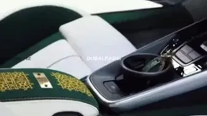 آیت‌ الکرسی روی بدنه پورشه ۹۱۱ توربو