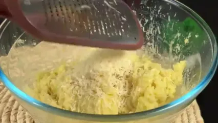 ببینید؛ نحوه تهیه یک کوکوی جدید با تن ماهی و سیب زمینی به روش آشپز آمریکایی