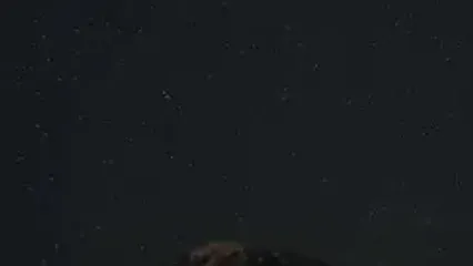 صعود شبانه کوهنوردان به قله دماوند