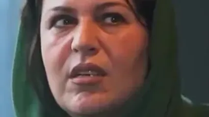 فیلم تلخ / گیتی قاسمی‌: یکی میگه باز جنگ میشه .. یکی میگه آتش بسه ...خونه گرون میشه ... تهران ارزون میشه / بلاتکلیفی مطلق ... بیچاره مردها بیشتر ...حتی نمی تونن میوه بخرن ...