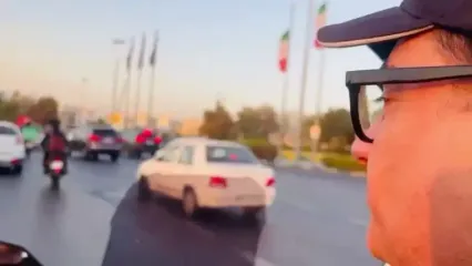 موتورسواری همایون شجریان در میدان آزادی