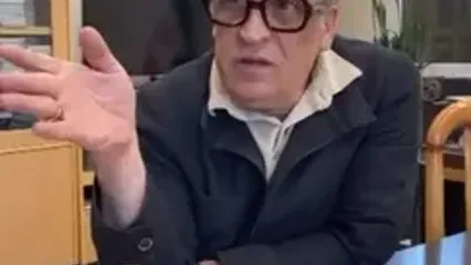 ببینید؛ خاطره بهمن هاشمی از روزی که با نظر خسرو خسروشاهی دوبلور شد