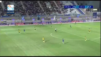 ویدیو: گل اول گل‌گهر به سپاهان توسط امید حامدی فر