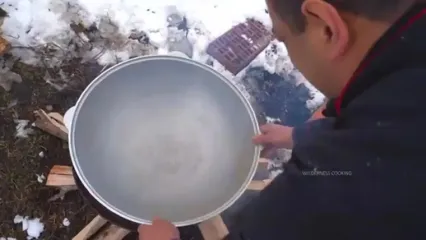 غذای روستایی در آذربایجان؛ پخت یک املت متفاوت با فلفل دلمه ای و گوجه
