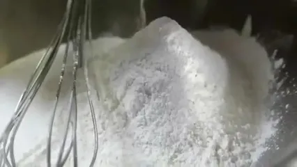 غذای خیابانی در آمریکا؛ برش و پخت غذا با شاه خرچنگ آلاسکایی در نیویورک