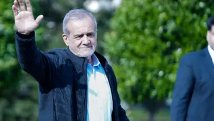 گفتگوی خانم سخنگو با پزشکیان در حیاط دولت وایرال شد