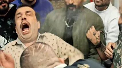 شوخی عباس جمشیدی‌فر با اسکناس دلار!