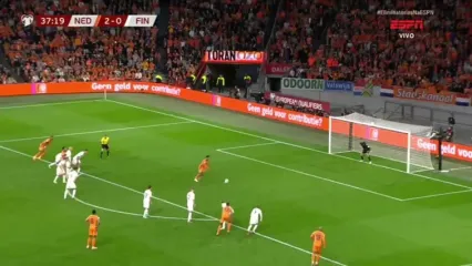 ویدیو: گل سوم هلند به فنلاند توسط دپای