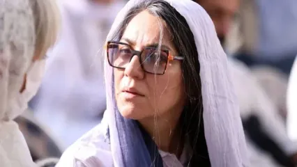 گریه بی‌امان ستاره اسکندری در سوگ ناصر تقوایی