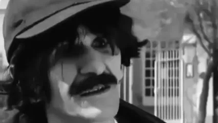 کلیپ خاطره‌انگیز مهشید جوادی از مرحوم حسین پناهی/ نه نفهمیدم، خب درسته، خودِ خودشه چون منم نفهمیدم