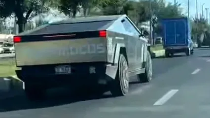 تصاویری از سایبرتراک تسلا در خیابان‌های ایران!