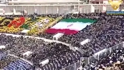 پرچم ایران در تجمع بزرگ لبنانی‌ها برافراشته شد