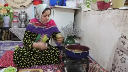 غذای روستایی در ایران؛ پخت کرفس پلو با گوشت بره در روستا