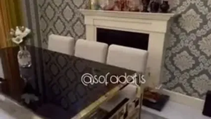 خونه زندگی دوبلکس شاهانه و مجلل حمید لولایی «خشایار سریال زیر آسمان شهر»/سقف تمام شیشه، مبلمان مینیمال، شومینه و کاغذ دیواری طرح سلطنتی، لوستر اعیان و...