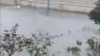 باران شدید باعث آبگرفتگی 100 خانه در انزلی شد