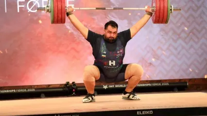 وزنه‌برداری قهرمانی جهان؛ داودی با کسب برنز خوش درخشید