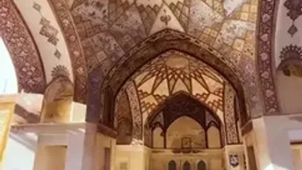 گچ کاری های زیبای سقف ها در شهر کاشان