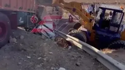 برخورد مرگبار کامیون با مینی‌بوس و پراید در محور دماوند به فیروزکوه / یک کشته و ۶ مجروح برجاگذاشت