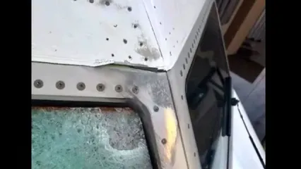 برخورد شی فضایی با بدنه بوئینگ ۷۳۷ در حال پرواز