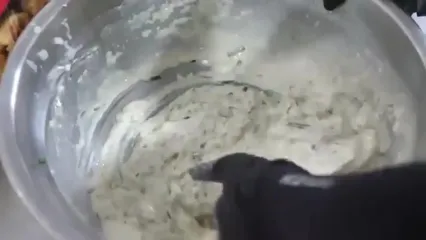 غذای خیابانی در کره ؛ پرورش حلزون و پخت غذا با آن در سئول