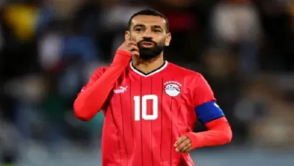 صلاح را در رختکن مصر برای رقص به وسط آوردند!