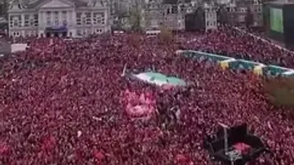 تجمع گسترده مردم قرمزپوش در آمستردام در حمایت از فلسطین