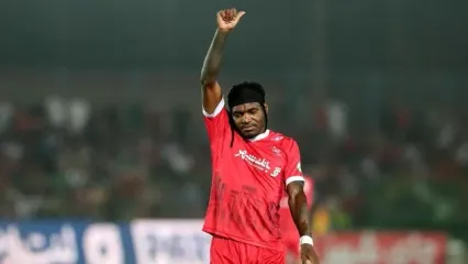 فریاد نیمکت پرسپولیس از اقدام عجیب بیفوما