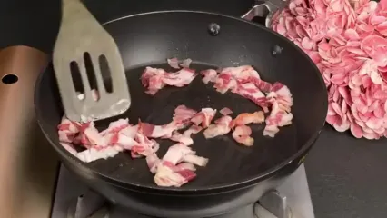 نحوه تهیه یک کیلو پنیر خانگی با یک لیتر شیر و 4 تخم مرغ