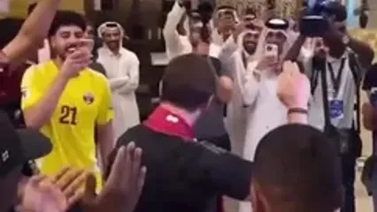 فیلم رقص جولین لوپتگی سرمربی قطر پس از صعود این تیم به جام جهانی ۲۰۲۶