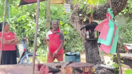 صید سفره ماهی کمیاب 200 کیلوگرمی و برش زدن آن در سواحل سریلانکا