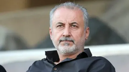 هواداران پرسپولیس برای اخراج درویش شیرینی پخش کردند