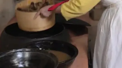 غذای روستایی در کره؛ برداشت کلم از مزرعه و تهیه کیمچی با آن